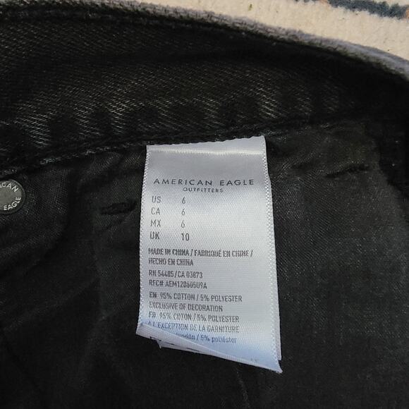 American Eagle Black Distressed Mom Denim Jean Shorts Size 6 - Picture 6 of 6